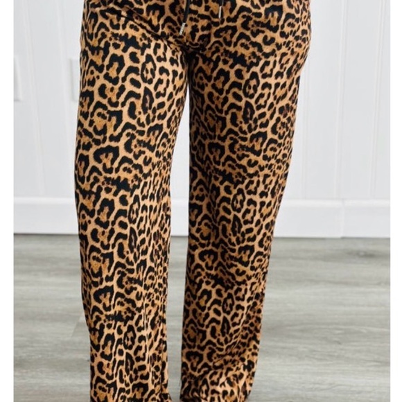 Leopard Print Pants - Picture 3 of 4